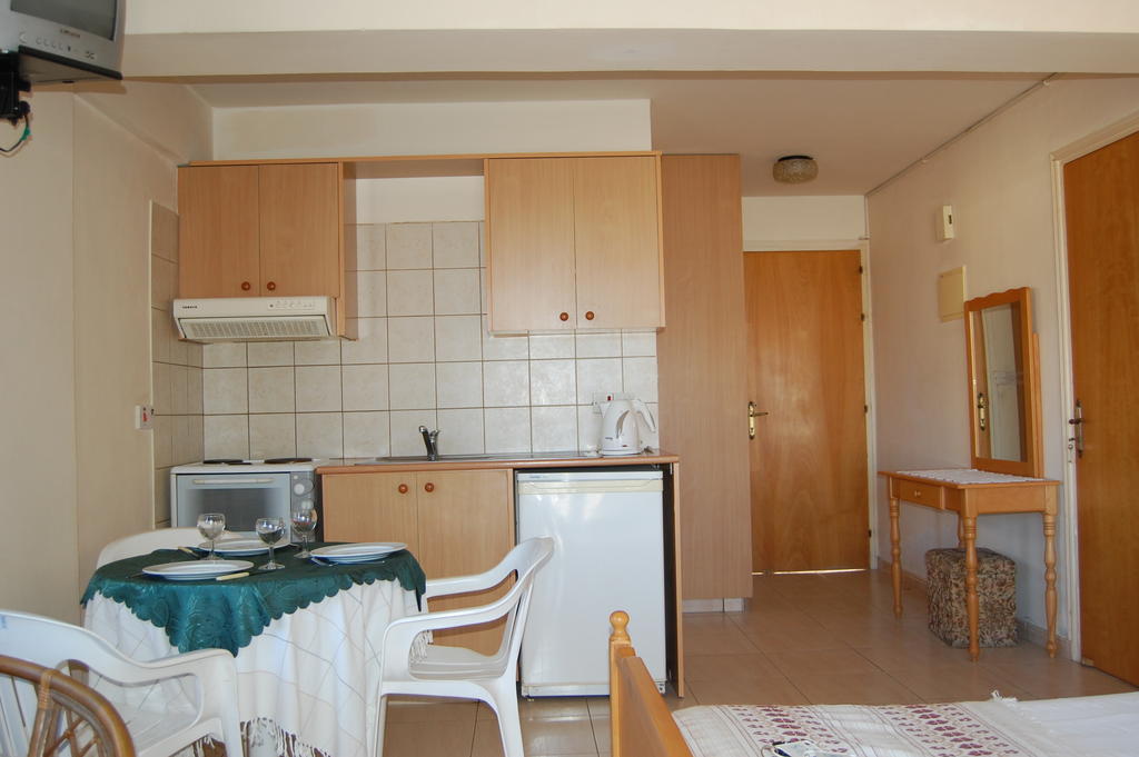 Nicos & Olympia Apartments Полис Стая снимка