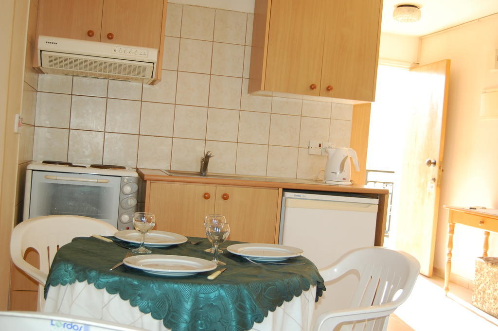 Nicos & Olympia Apartments Полис Стая снимка